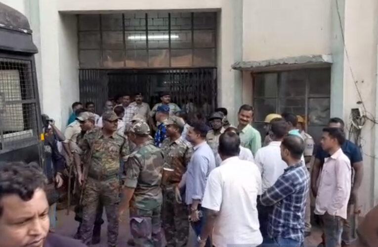 গোরু পাচার কান্ডে আসানসোল সিবিআই আদালতে হাজির শেখ আব্দুল লতিফ।