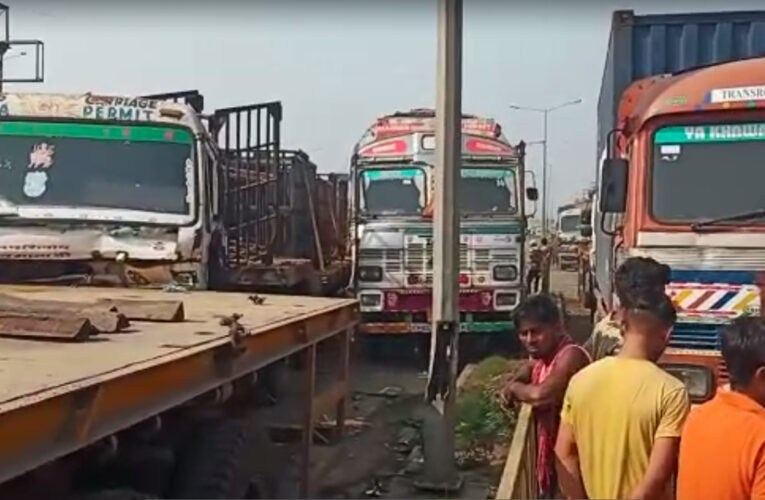 ডোমজুড়ের জালান কমপ্লেক্সের কাছে দুর্ঘটনা, ট্রেলারের ধাক্কায় সাইকেল আরোহীর মৃত্যু।