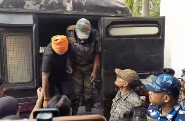 মুথুট ফাইন্যান্সের দপ্তরে ডাকাতির ঘটনায় অভিযুক্তদের আদালতে পেশ।