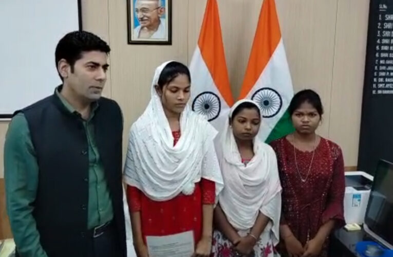 আই পি এস এর ইচ্ছে সম্পন্না তিন বিয়ে রুখে দেওয়া মেয়ে পেলো সাহসিকতার সম্মান।