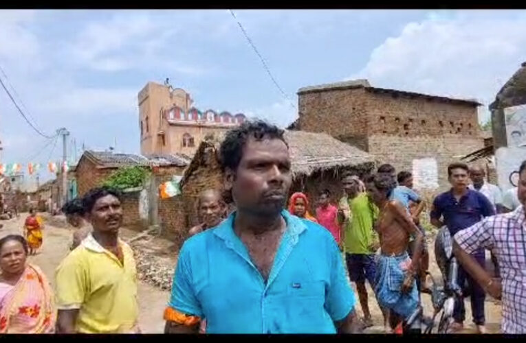 বিজেপি ও তৃণমূল সংঘর্ষ ঘটনায় আহত বেশ কয়েকজন বিজেপি কর্মী।