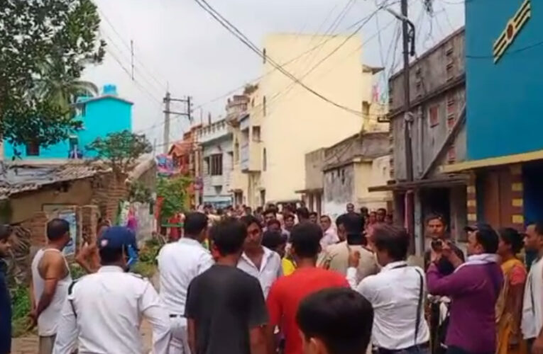 রানীগঞ্জে গুলি চালানোর অভিযোগ, অভিযোগের তীর তৃনমূলের দিকে।