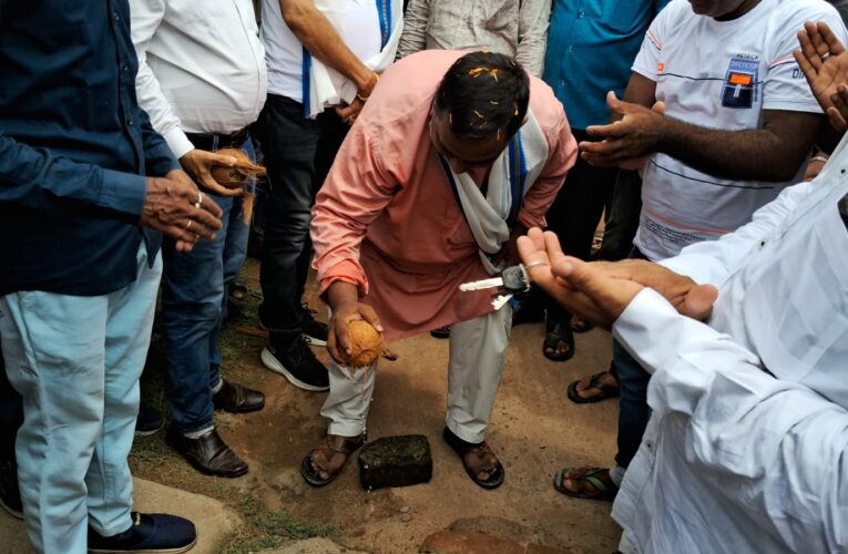 আসানসোল পৌর নিগমের উদ্যোগে রাস্তা নির্মাণের সূচনা।