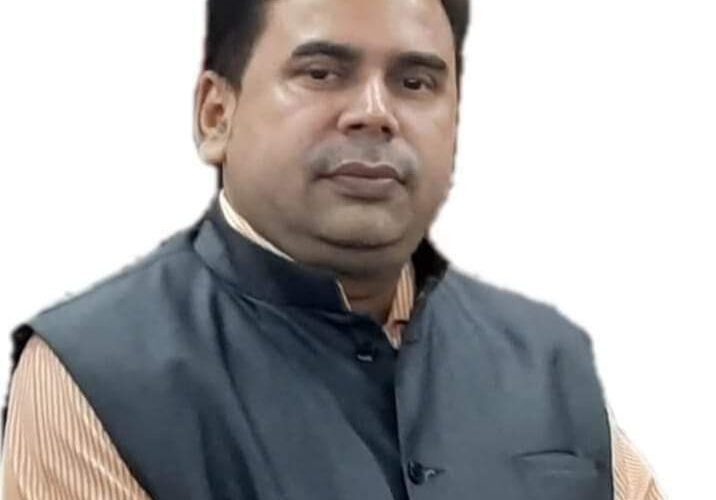 ২৪-র লোকসভার আগে হাওড়া সদর জেলায় ফের বদল বিজেপি সভাপতির। নতুন সভাপতি হলেন সংঘ ঘনিষ্ট রমাপ্রসাদ ভট্টাচার্য।