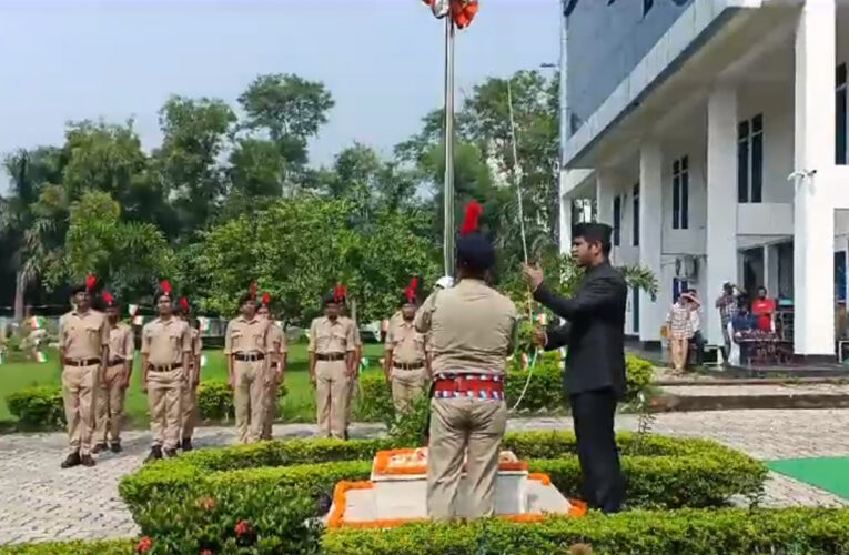 শিল্পাঞ্চল জুড়ে পালিত হল ৭৭তম স্বাধীনতা দিবস।